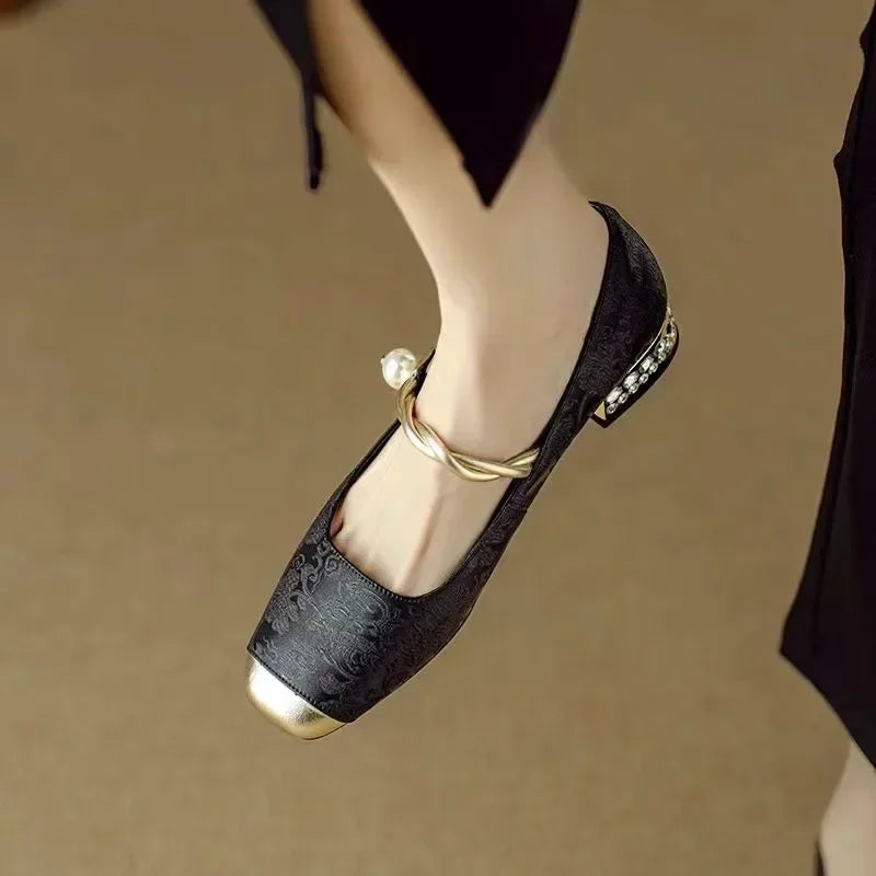 Mestelle | Scarpe Mary Jane Eleganti con Dettagli Lucidi