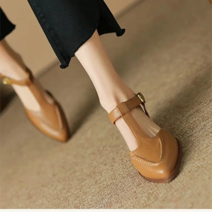 Aurenza | Scarpe Mary Jane con Fibbia Vintage e Tacco Basso