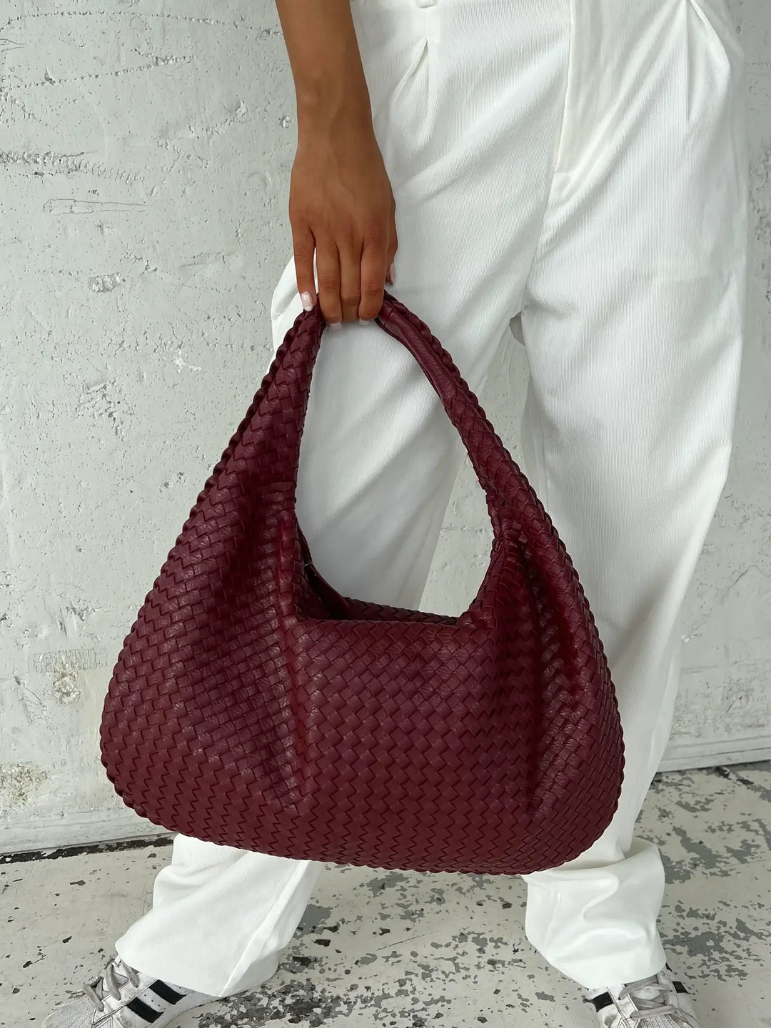 Amelia | Borsa a Tracolla Intrecciata con Dettagli Dorati
