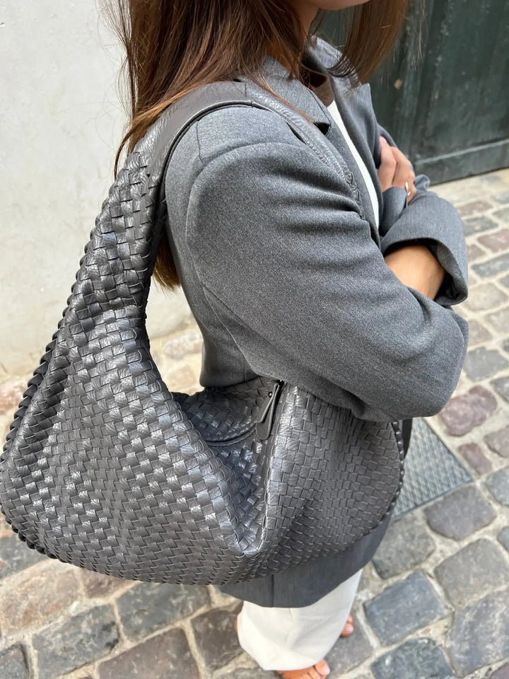 Amelia | Borsa a Tracolla Intrecciata con Dettagli Dorati
