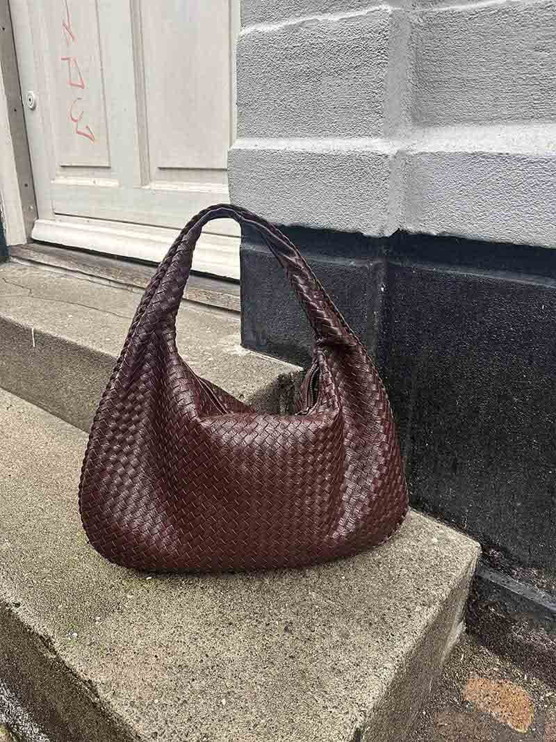 Amelia | Borsa a Tracolla Intrecciata con Dettagli Dorati