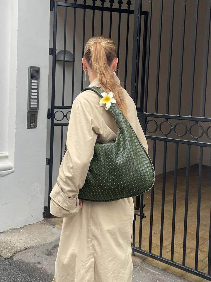 Amelia | Borsa a Tracolla Intrecciata con Dettagli Dorati