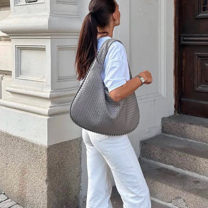 Amelia | Borsa a Tracolla Intrecciata con Dettagli Dorati